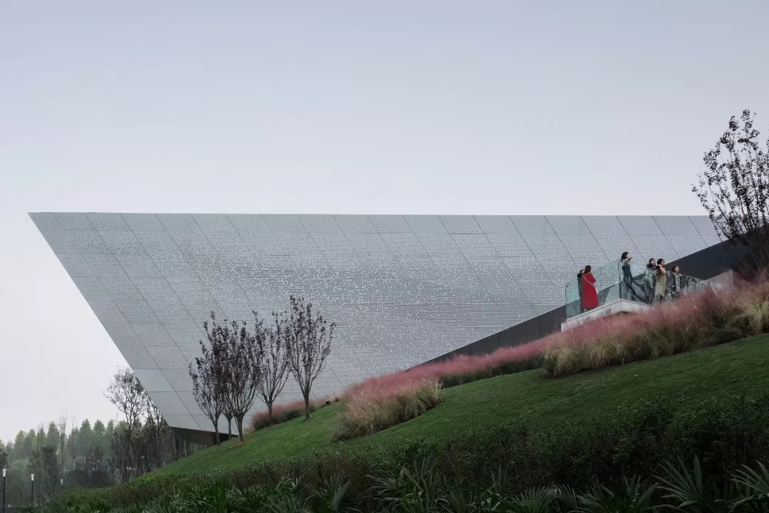 走廊挑臺看建筑 by蘇圣亮，天華建筑設(shè)計